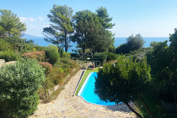 Property with sea view in Gaou Bénat...