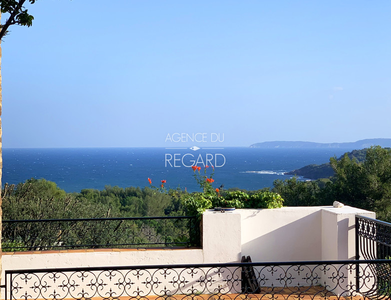 Sea view villa in Gaou Bénat , beach by feet ...- SOLD BY AGENCE DUE REGARD -