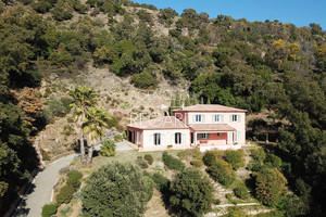 Villa with sea view for sale in Rayol Canadel