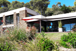 contemporary villa for sale in Gaou Bénat