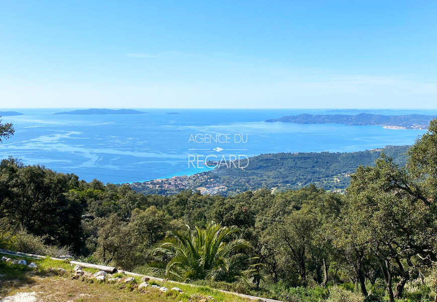 In the heart of the Provençal maquis with sea view ...THIS PROPERTY HAS BEEN SOLD BY AGENCE DU REGARD