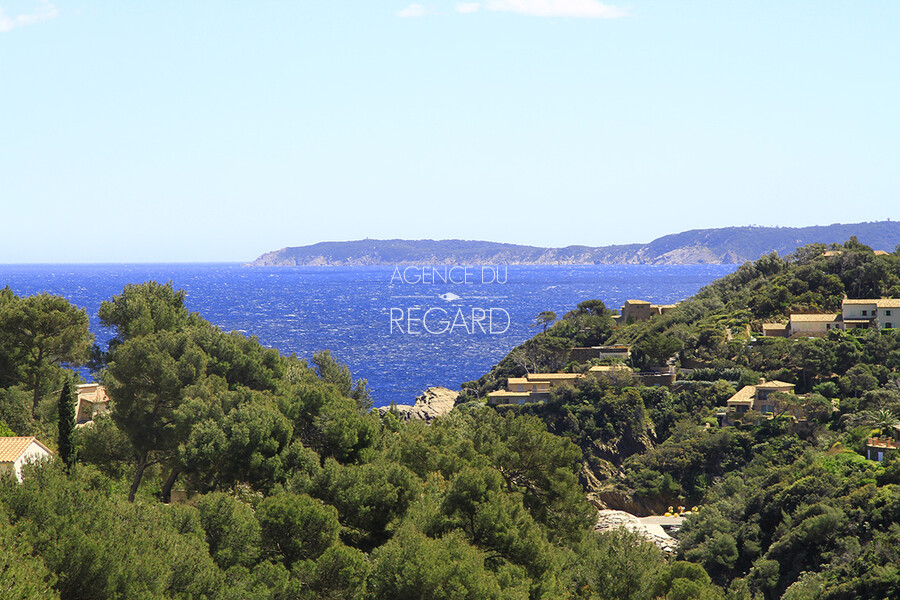 Cap Bnat, 400m from a cove ... THIS PROPERTY HAS BEEN SOLD BY L'AGENCE DU REGARD