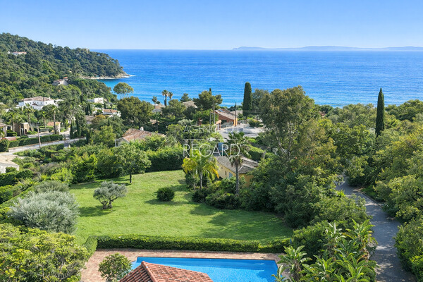 Property with sea view in Rayol Canadel