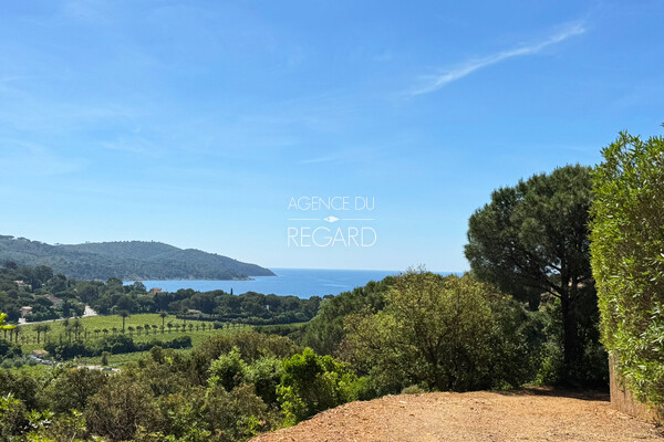 Property with sea view in La-Croix-Valmer