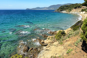 property with sea view in La-Croix-Valmer