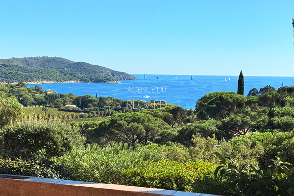 Property with sea view in La-Croix-Valmer