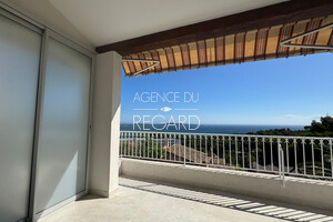 property with sea view in Hyres