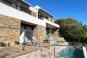 property with sea view in Gaou B�nat