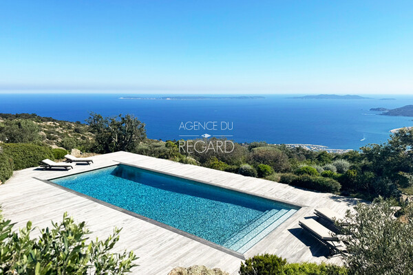 Property with panoramic sea view in Le Lavandou