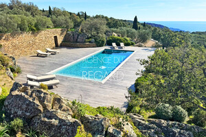 property with sea view in Le Lavandou