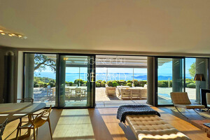 property with sea view in Le Lavandou