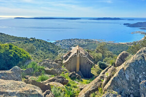 property with sea view in Le Lavandou