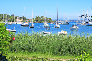 waterfront apartment in Porquerolles