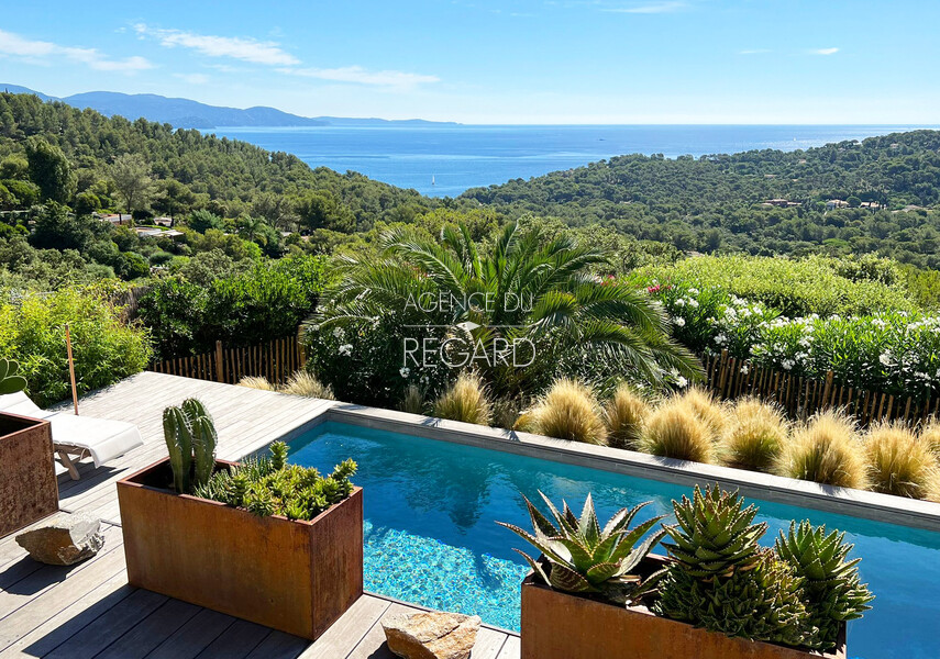 Gaou B�nat, a magnificent sea view... THIS PROPERTY IS UNDER PURCHASE OFFER BY L'AGENCE DU REGARD