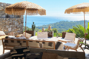 property with sea view in Gaou B�nat