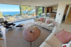 property with sea view in Gaou B�nat