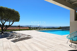 Property with panoramic sea view in Bormes-les-Mimosas