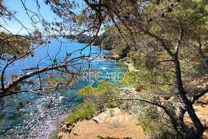 waterfront property in Cap B�nat