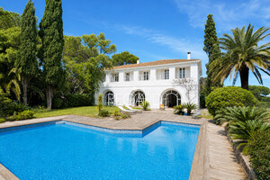 property with sea view in Giens