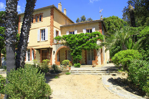 Waterfront property in Cavalière